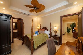 - Casa Zafiro 7 Bedrooms Private Pool