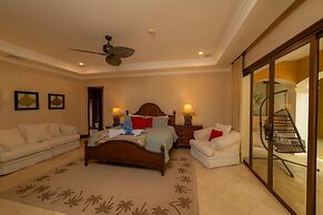 - Casa Zafiro 7 Bedrooms Private Pool