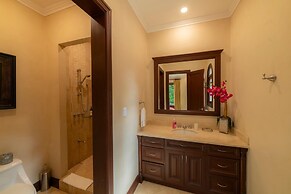 - Casa Zafiro 7 Bedrooms Private Pool