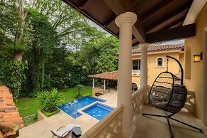 - Casa Zafiro 7 Bedrooms Private Pool