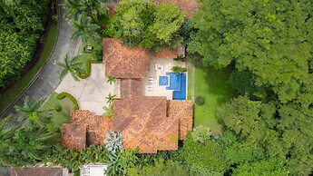 - Casa Zafiro 7 Bedrooms Private Pool