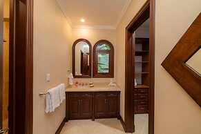 - Casa Zafiro 7 Bedrooms Private Pool