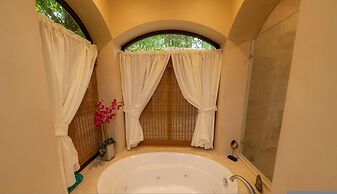 - Casa Zafiro 7 Bedrooms Private Pool