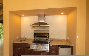 - Casa Zafiro 7 Bedrooms Private Pool