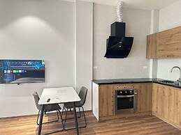 Luxe Paradise Suites Hotel  To Ngoc Van