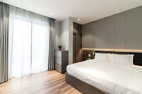 Luxe Paradise Suites Hotel  To Ngoc Van