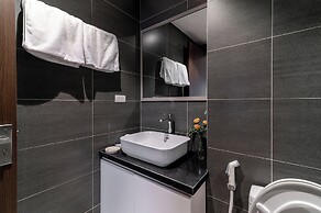 Luxe Paradise Suites Hotel  To Ngoc Van