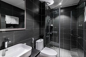 Luxe Paradise Suites Hotel  To Ngoc Van