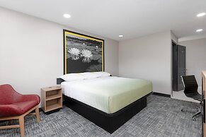 Super 8 BY Wyndham Lubbock Airport