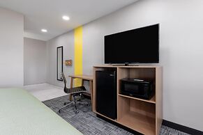 Super 8 BY Wyndham Lubbock Airport