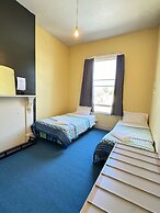 Gladstone Grand Hotel