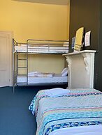 Gladstone Grand Hotel