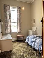 Gladstone Grand Hotel