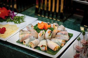 Le Premier Hotel & Rooftop Bar