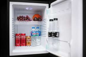 Le Premier Hotel & Rooftop Bar