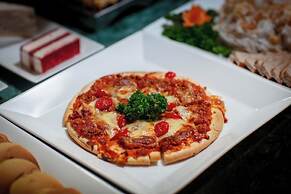 Le Premier Hotel & Rooftop Bar