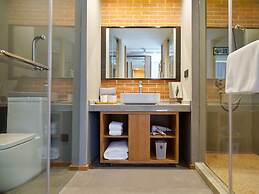 Cozylife Hotel Westlake