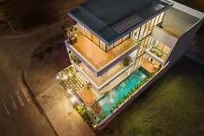 Amazing Newly Built Pool Villas Danang