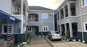 Geoworld Apartments & Suites
