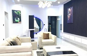 Geoworld Apartments & Suites