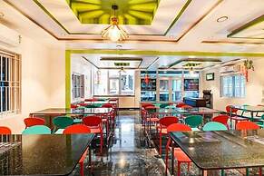 Hotel Karnataka Suites