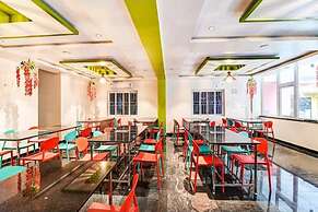 Hotel Karnataka Suites