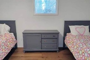 Cozy and Comfy with Lake Access