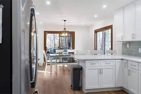 Cozy and Comfy with Lake Access