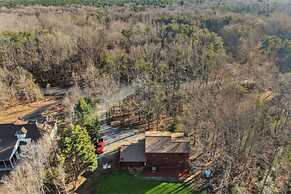 Cozy and Comfy with Lake Access