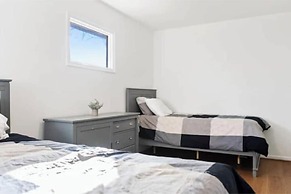 Cozy and Comfy with Lake Access