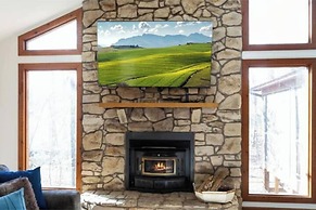 Cozy and Comfy with Lake Access