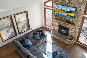 Cozy and Comfy with Lake Access