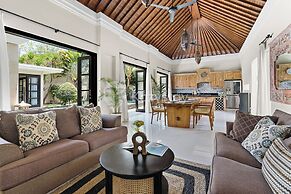 Sombra Villa by Kozystay - Sanur