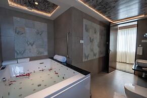 Ramee Tarang Hotel Indore
