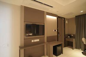 Ramee Tarang Hotel Indore