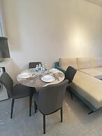 AGILE Infinity Suites TRX By AR