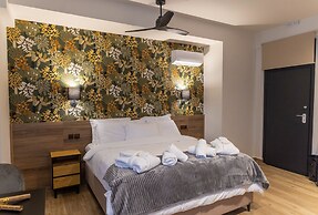 Trikala Mall Suites !