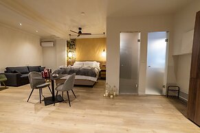 Trikala Mall Suites !