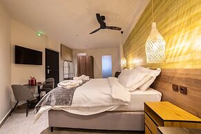 Trikala Mall Suites !