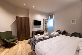 Trikala Mall Suites !