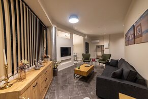 Trikala Mall Suites !