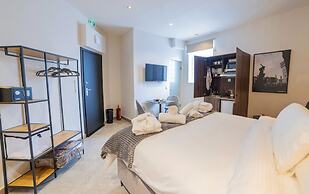 Trikala Mall Suites !