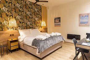 Trikala Mall Suites !