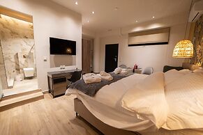 Trikala Mall Suites !