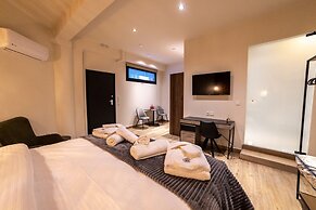 Trikala Mall Suites !