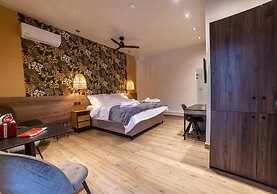 Trikala Mall Suites !