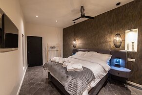 Trikala Mall Suites !