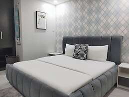 215 West Apartment