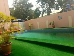 215 West Apartment