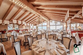 HOTIDAY Room Collection - Campiglio Pradalago